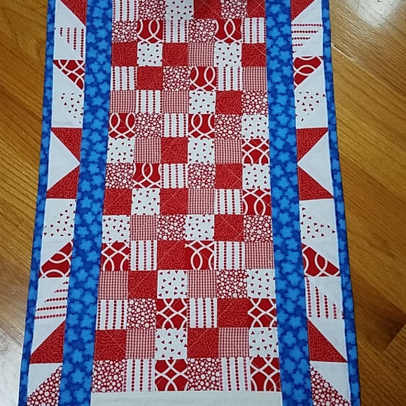 Table runner - Picture 4 of 4